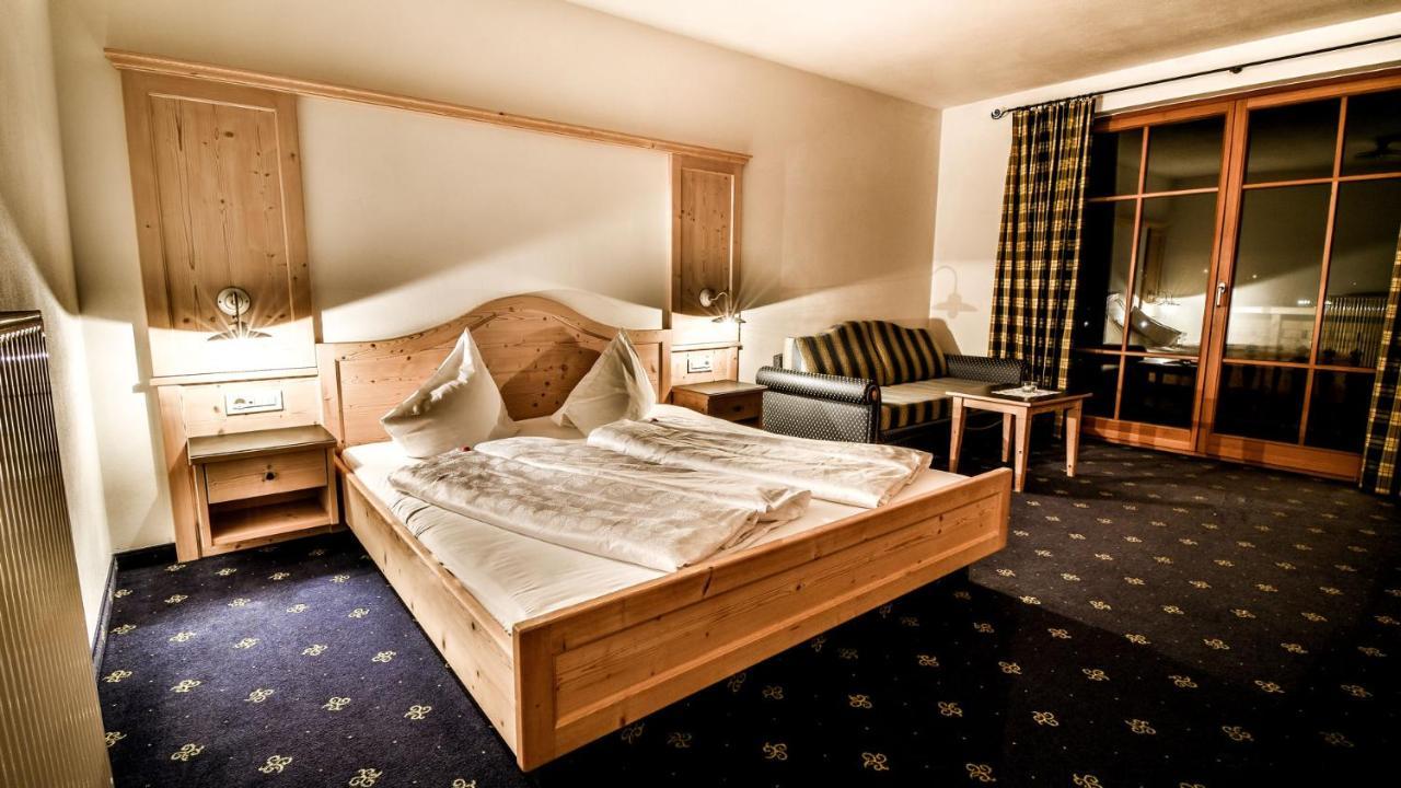 Hotel Vermoi Latsch Buitenkant foto