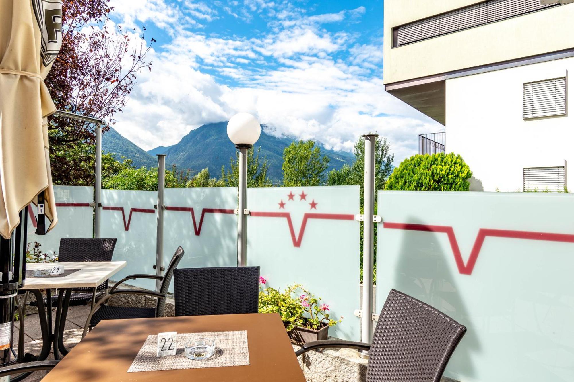 Hotel Vermoi Latsch Buitenkant foto