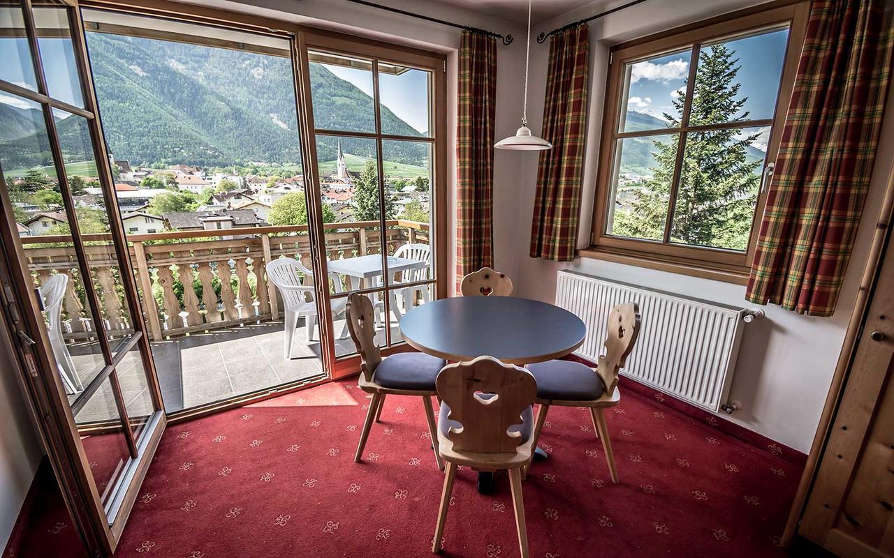 Hotel Vermoi Latsch Buitenkant foto